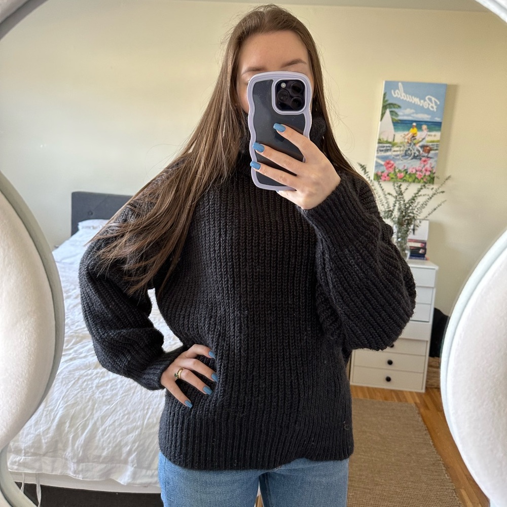 Dark grey oversized H&M sweater turtleneck